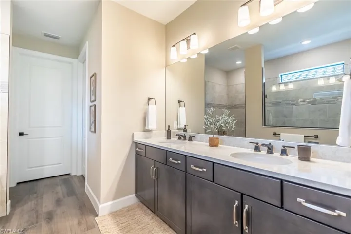 6870  Winding Cypress  DR, Naples, FL 34114