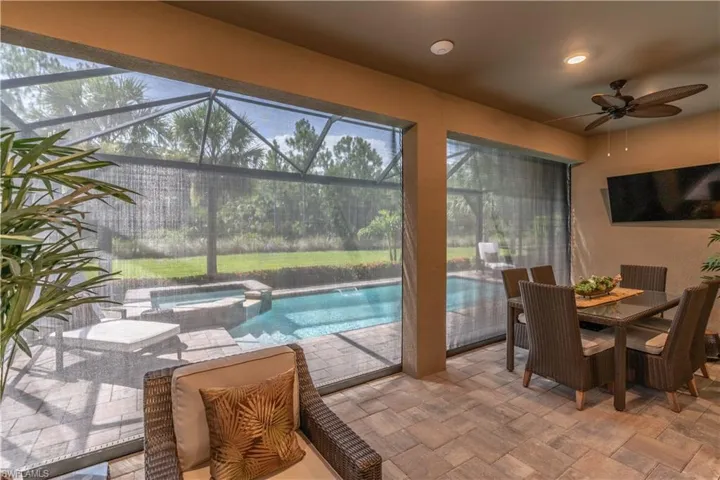 6870  Winding Cypress  DR, Naples, FL 34114