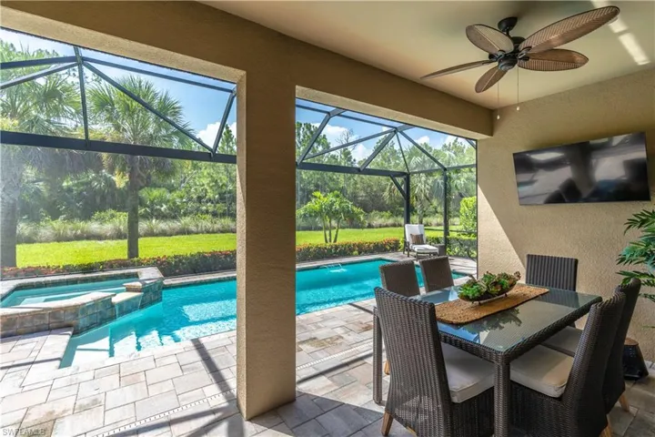 6870  Winding Cypress  DR, Naples, FL 34114