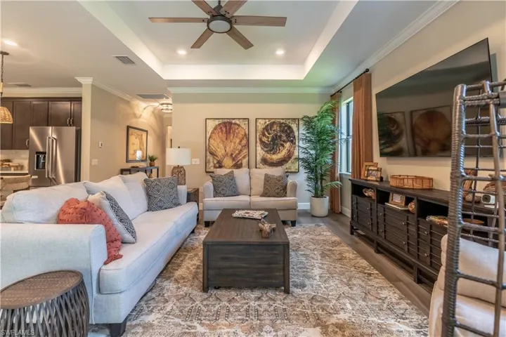 6870  Winding Cypress  DR, Naples, FL 34114
