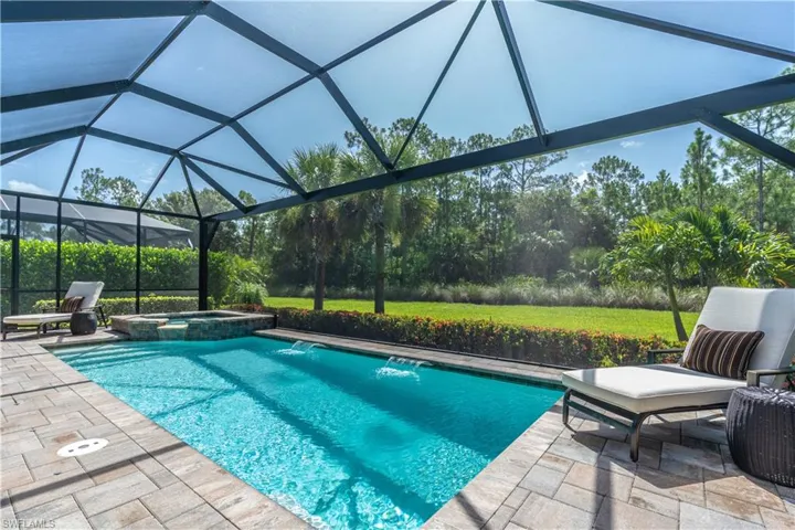 6870  Winding Cypress  DR, Naples, FL 34114