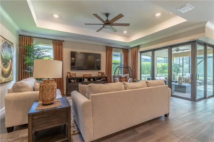 6870  Winding Cypress  DR, Naples, FL 34114