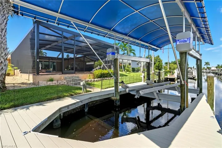 5257 Stratford Ct, Cape Coral, Florida 33904