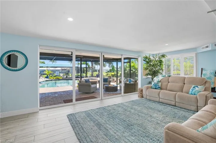 5257 Stratford Ct, Cape Coral, Florida 33904