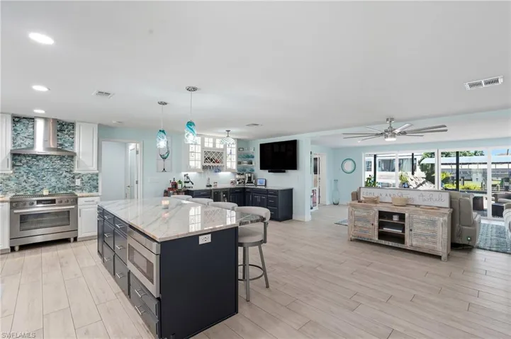 5257 Stratford Ct, Cape Coral, Florida 33904