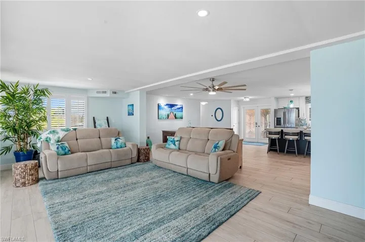 5257 Stratford Ct, Cape Coral, Florida 33904