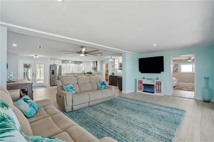 5257 Stratford Ct, Cape Coral, Florida 33904