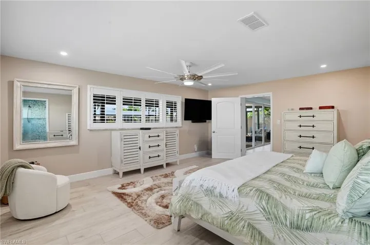 5257 Stratford Ct, Cape Coral, Florida 33904