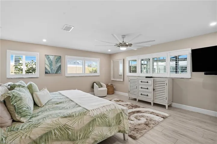 5257 Stratford Ct, Cape Coral, Florida 33904