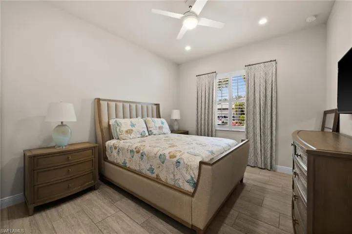 2nd bedroom w/custom closets