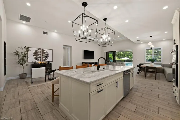 Gourmet kitchen