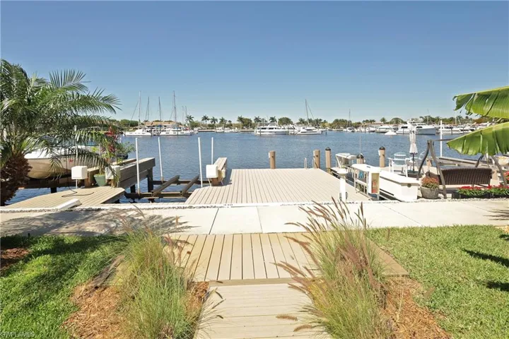 330  Stella Maris S DR, Naples, FL 34114