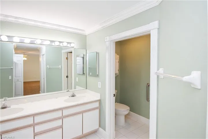 Private commode