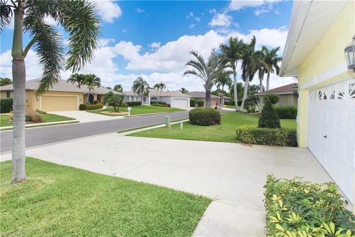 8885  Staghorn  WAY, Fort Myers, FL 33908