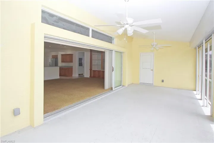 Large lanai with pocket sliders