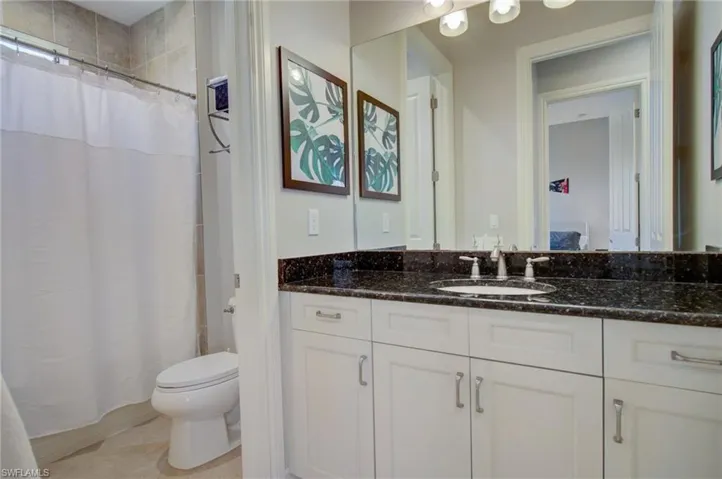 Full Upstairs Bathroom