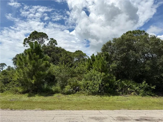 6028 Keystone Cir, Labelle, Florida 33935