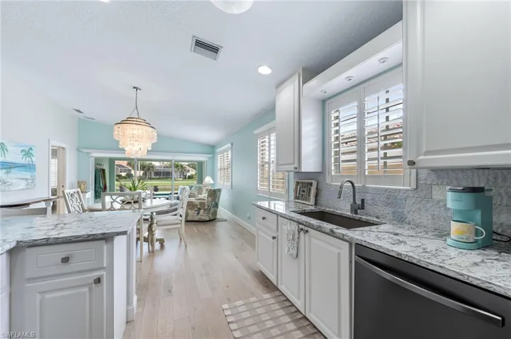 3054  Futuna  LN, Naples, FL 34119