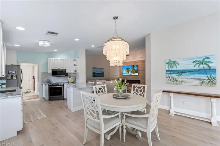 3054  Futuna  LN, Naples, FL 34119