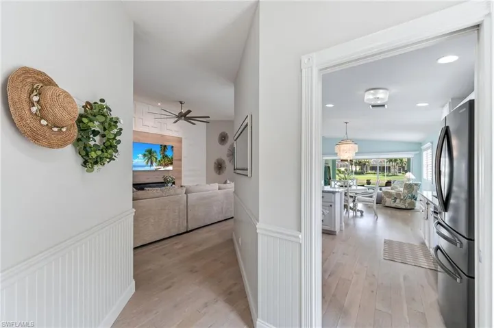 3054  Futuna  LN, Naples, FL 34119