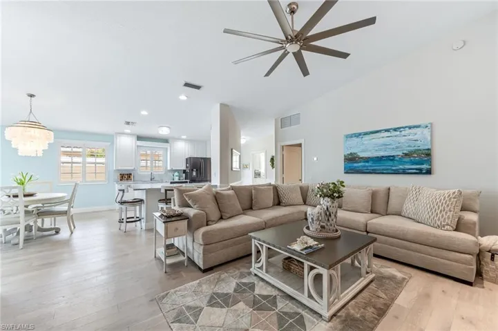 3054  Futuna  LN, Naples, FL 34119