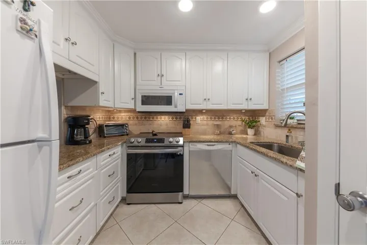 325  Charlemagne  BLVD, Naples, FL 34112