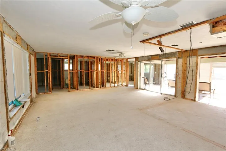 Misc room featuring a ceiling fan