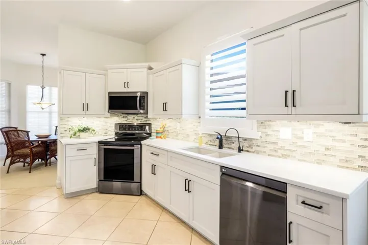 6078  Highwood Park  CT, Naples, FL 34110