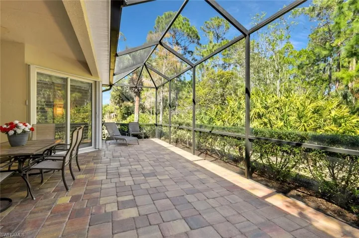 Large oversized lanai