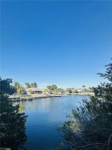 North facing intersecting canal view