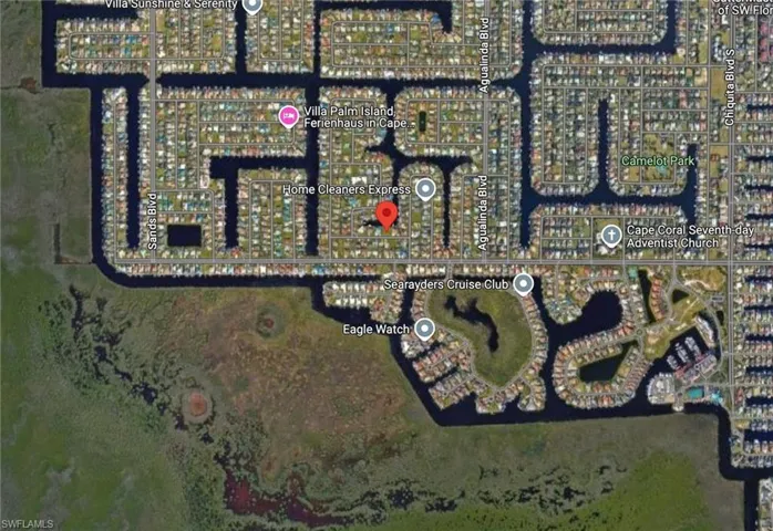 Located in a fantastic area, close to shopping, dining, and entertainment options