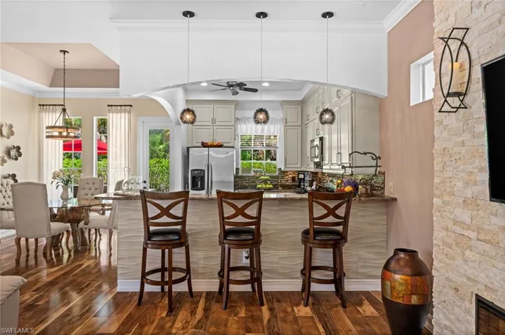 4830 Europa Dr, Naples, Florida 34105