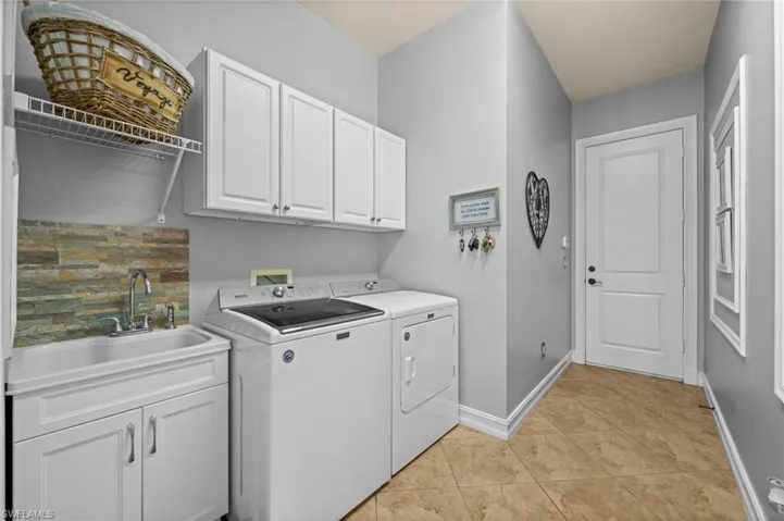 4830 Europa Dr, Naples, Florida 34105
