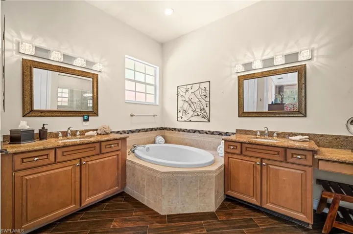 4830 Europa Dr, Naples, Florida 34105