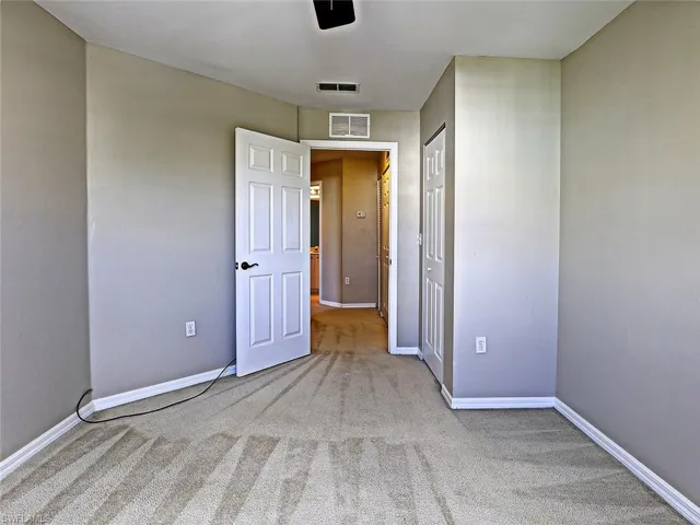 3647 Pine Oak Cir 107, Fort Myers, Florida 33916