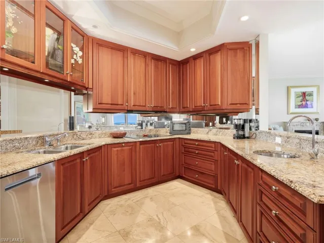Well-Appointed Gourmet Kitchen