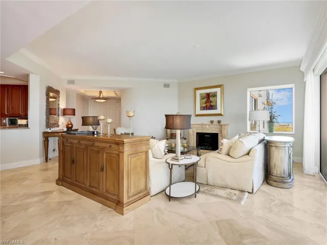 Neutral tile flooring