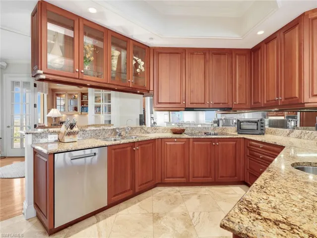 Well-Appointed Gourmet Kitchen