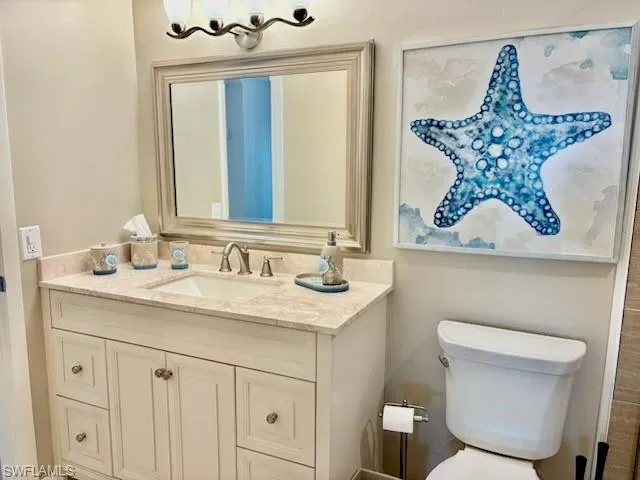 60  Pelican W ST, Naples, FL 34113