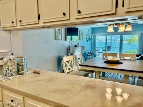 60  Pelican W ST, Naples, FL 34113