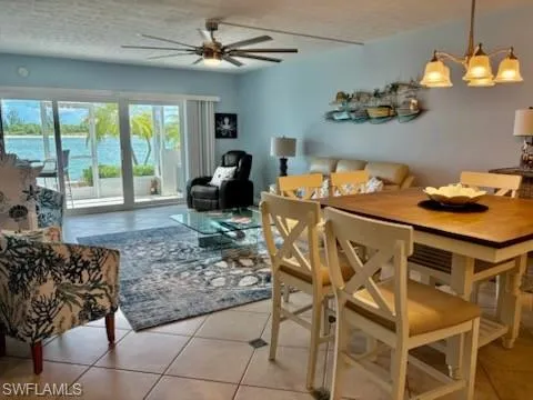 60  Pelican W ST, Naples, FL 34113