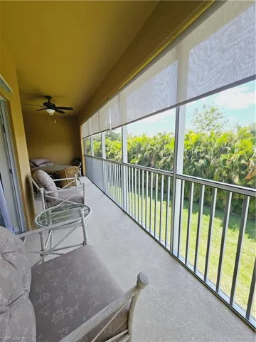Large screened patio area with plenty of privacy