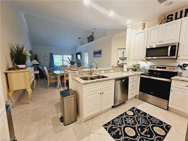 1051  Winding Pines  CIR, Cape Coral, FL 33909