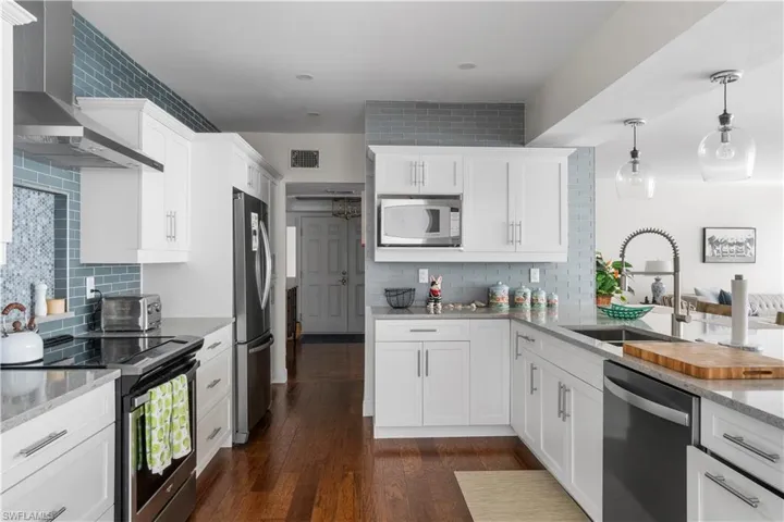 4031  Gulf Shore N BLVD, Naples, FL 34103