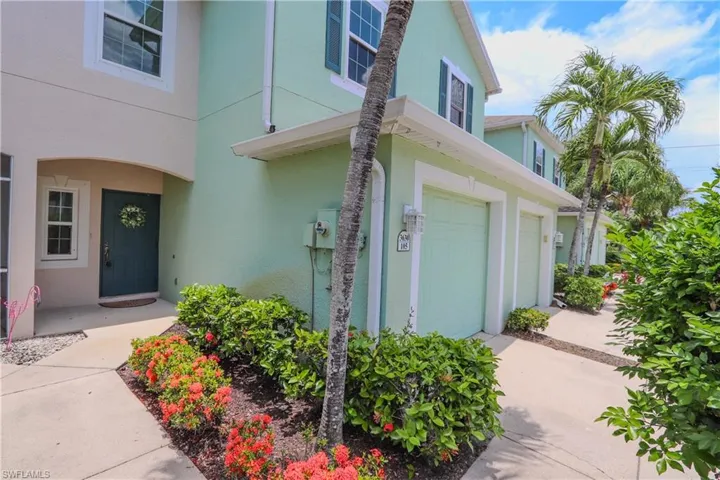 3630 Pine Oak Cir 105, Fort Myers, Florida 33916