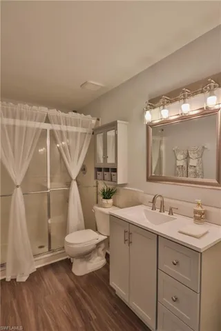 3630 Pine Oak Cir 105, Fort Myers, Florida 33916