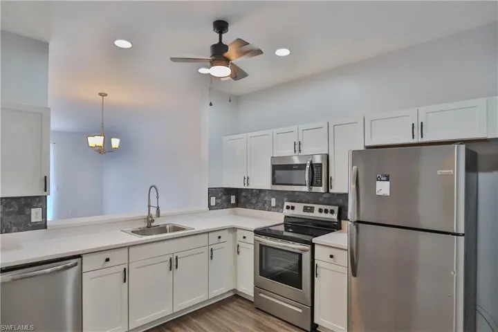 3630 Pine Oak Cir 105, Fort Myers, Florida 33916