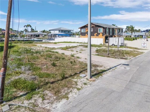 View of yard featuring a residential view
