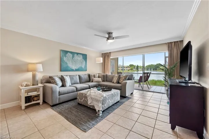 1250 Yesica Ann Cir E105, Naples, Florida 34110