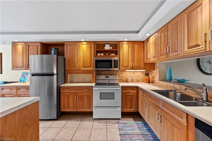 1250 Yesica Ann Cir E105, Naples, Florida 34110